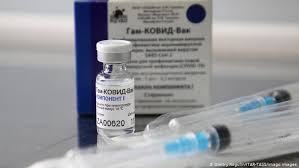 Gesundheitsminister spahn kündigte jetzt bilaterale gespräche mit moskau über mögliche lieferungen der vakzine an. Russischer Corona Impfstoff Bald Aus Dessau Wirtschaft Dw 05 02 2021