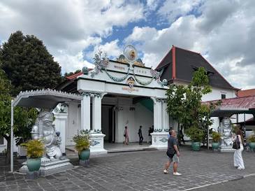 Kraton Ngayogyakarta Hadiningrat - Wikipedia