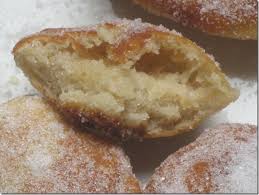 Questa mia versione è una bomba calorica, visto che ho sostituito il latte con del. Panza Presenza Il Dolce Dei Poveri Ovvero Il Pane Fritto Con Lo Zucchero