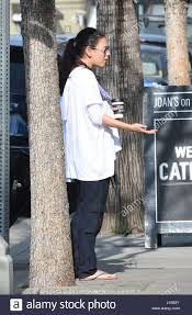 2 days ago · mila kunis and ashton kutcher are being slammed after they claimed they only bathe their kids when they can see dirt on them. the famous couple share daughter wyatt isabelle, six, and son dimitri portwood, four. Ashton Kutcher Und Mila Kunis Gehen Zum Fruhstuck Mit Ihren Kindern Featuring Ashton Kutcher Mila Kunis Wo Kinder Los Angeles California Vereinigte Staaten Von Amerika Bei 18 Marz 2017 Stockfotografie Alamy