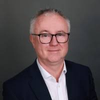 700+ profilů „Pedlar“