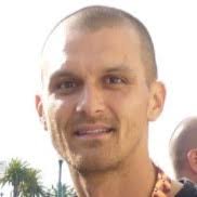 400+ "Dick Bach" profiles