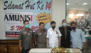 Hari raya anak yatim 2021. Rayakan Hut Ke 14 Surat Kabar Umum Amunisi Berikan Santunan Anak Yatim