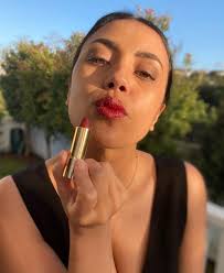 💋'kind of sexy' by @lancomeofficial . Still loving a bit of Lancôme… .  Being brave in red with Lancôme's L'Absolu Rouge Intimatte Lipstick… .  Enjoying the good things when I can ❤️☀️ .