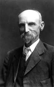 Lori Wesemann's Instagram, Twitter & Facebook