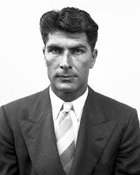 Warren Chamberlain's Instagram, Twitter & Facebook