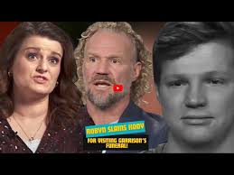 Kody and Robyn are making the burial their show. 😔 😠