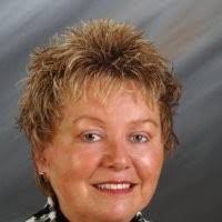 Elizabeth Lapinski's Instagram, Twitter & Facebook