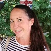 Vicki Wilde's Instagram, Twitter & Facebook