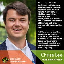 Amy Gooch's Instagram, Twitter & Facebook