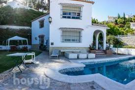 Comprar un piso en málaga provincia en busca de tranquilidad. Compra Venta De Casas O Chalets En Teatinos Malaga Housfy