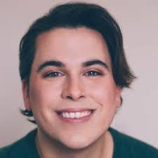 Kim Bechard's Instagram, Twitter & Facebook