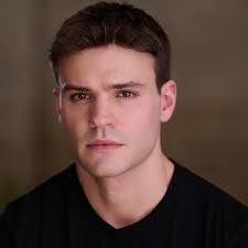 Donovan Kent's Instagram, Twitter & Facebook