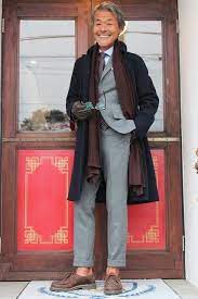 本日は 5日って事でお正月気分もそろそろ抜ける頃じゃないでしょうか 既にお仕事をなさっている方も多いかと思いますので ビジネスシーンには必要不可欠なドレスシャツを御紹介させて頂きます カジュアルでは林さん別注のbdやらインディビのbdなどを幅広く展開して