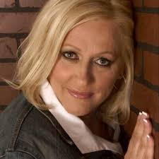 Donna Baugh (@dodohead5)