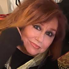 Lots of questions about who takes my workout pictures. Bodine Wolchuk is my  Amazing personal trainer & she's the one who takes my picture when my  workout's done. She's a great photographer