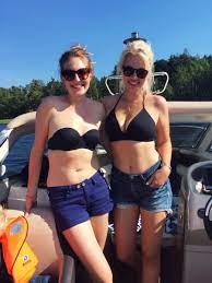 Swedish entrepreneur and blogger most famous for founding the blog blondinbella, which became the most popular private blog in sweden. Isabella Lowengrip On Twitter Sista Veckan Med Semester Sthlm Skargard Idag Och Pa Torsdag Vantar Fbgstrandbad Falkenbergstrandbad