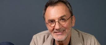 Un dimanche à la campagne : Qui sont les invités de Frédéric Lopez ce 2  mars ?