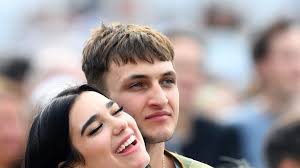 Dua Lipa and Anwar Hadid are moving in together