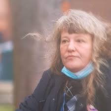 Janis Warren's Instagram, Twitter & Facebook