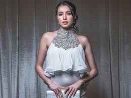 There's not any more info available about her sisters and parents. Amelia Henderson Nafi Rumah Tangga Dengan Kerabat Diraja Goyah Entertainment Rojak Daily