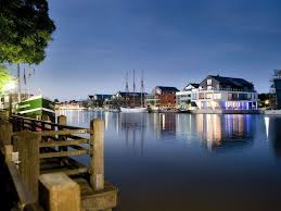 Se on samannimisen piirikunnan pääkaupunki. Stadt Leer In Ostfriesland Tourismus