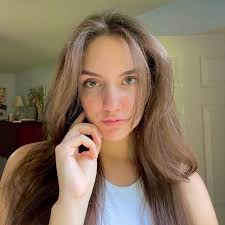 Kristin Fast's Instagram, Twitter & Facebook