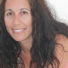 Danielle Adler's Instagram, Twitter & Facebook