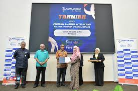 Yayasan salim peraturan beasiswa yayasan salim 1.persyaratan pemohon beasiswa 1.1 mahasiswa program s1 perguruan tinggi negeri/swasta 1.2 mahasiswa semester 1 sampai semester 7 1.3 nilai minimum : Pelajar Pascasiswazah Terima Biasiswa Yayasan Ump Ump News