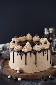 Carved from an 8 inch cake. Army Cake Design 2 Layer Military Cake Asmaa Alazawi Cake Pinterest Military My Two Boys Would Have Enjoyed Watching Me Make This Cake