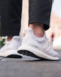 Adidas ultraboost running shoes are designed for the ultimate running experience. Adidas Originals Ultra Boost 4 0 In Weiss Bb6168 Everysize Nike Schuhe Herren Vans Schuhe Herren Adidas Schuhe Herren