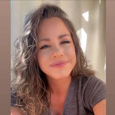 What type of truck is suitable for towing a 30ft travel trailer?