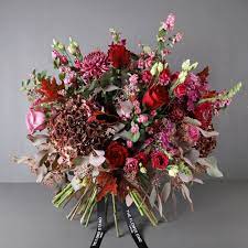Reneabouquets provides unique, scrapbook, art, crafts and decoration supplies that are perfect for scrapbook, art and crafts projects, weddings, home decor, miniatures and party decorations. Russian Roulette Luxury Bouquets London Same Day Delivery Flowers