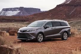 The most expensive car in toyota's lineup is the vellfire, priced at rs. Gumchgoim Oslm