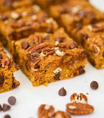 (or you can purchase fine oat flour.) in a large bowl, whisk together honey, eggs, pumpkin puree, and unsweetened vanilla almond milk. Vegan Pumpkin Chocolate Chip Oat Bars Gluten Free The Glowing Fridge