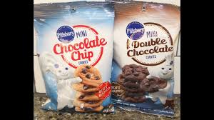 All the flavor and goodness you expect from pillsbury cookie dough in a ready to eat cookie. Pillsbury Soft Baked Mini Cookies Chocolate Chip Double Chocolate Review Youtube