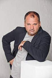 A gimnázium idején gaál erzsébet rendezőnő a nyíregyházi színházban a georg büchner műveiből készült danton című. Thuroczy Szabolcs Filmek Kepek Dijak Szemelyiseg Adatlap Mafab Hu