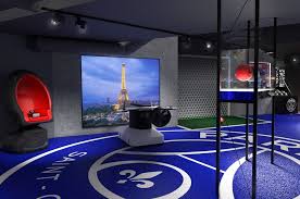 Le parc des princes est une enceinte mythique qui fait rêver les passionnés du monde entier! Le Psg Mise Sur La Realite Virtuelle Pour Plonger Les Visiteurs Au Coeur Du Parc Des
