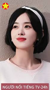 Trieu Le Dinh with her charming beauty, smile and sparkling black eyes  makes many boys fall in love.