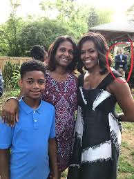 1 a photo of barack and michelle obama's daughter, sasha has been trending on twitter credit: Al On Twitter My Favorite Part Of Sasha Obama S Prom Pictures Just Your Typical 17 Year Old Girl S Family S Secret Service Agent