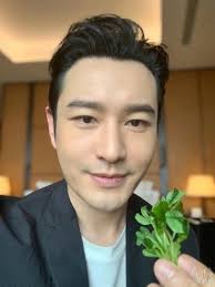 The ho chi minh city metropolitan area, a metropolitan area covering most parts of the southeast region plus tiền giang province and long an province under planning, will have an area of 30,000 square kilometres (12,000 sq mi) with a population of 20 million inhabitants by 2020. Tá»«ng La Tai Tá»­ Báº­c Nháº¥t Cbiz Dan Máº¡ng Xot Xa Khi Huá»³nh Hiá»ƒu Minh Nhá» Giá»ng Vá»›i Ä'an Em