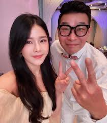 之前才在很狂熱的辯論節目上出現的馬哥今天居然一起完成了一場婚禮在工作上的禮貌與謙虛真的望塵莫及需要好好向他學習🙏🏻 還有幽默哈哈哈哈哈