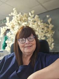 It was Christmas Hair day today. I dye my hair a 'weird' colour just after  Christmas every year ..... we spend ALL December whipping 'em up into a  frenzy then Boxing Day