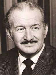 Turkey on thursday remembered haldun taner, pioneer of turkish cabaret theater, on his 34th death anniversary. Yks Turkce Edebiyat Haldun Taner 1915 1986