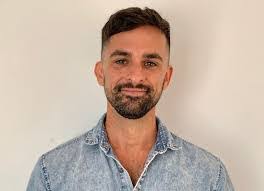 Michael Czyz's Instagram, Twitter & Facebook