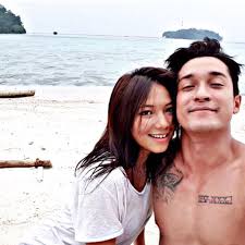 Youtube helmy yahya bicaraistri wakil gubernur jawa timur emil dardak, arumi bachsin. 11 Potret Miller Khan Mantan Arumi Bachsin Yang Macho Abis