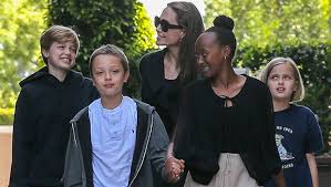Brad Pitt Angelina Jolie Kids Close After Divorce It Made Them Bond Hollywood Life When she was sitting on the floor with her un cap writing her notes as she was talking to someone, i was. hollywood life