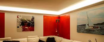 Indirekte beleuchtung im wohnzimmer taucht den raum in weiches und angenehmes licht. Indirekte Beleuchtung Der Decke Mit Stuckleisten Lichtvouten Bendu