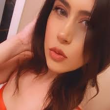 Maribel Curiel's Instagram, Twitter & Facebook