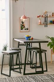 twenty dining tables that work great in